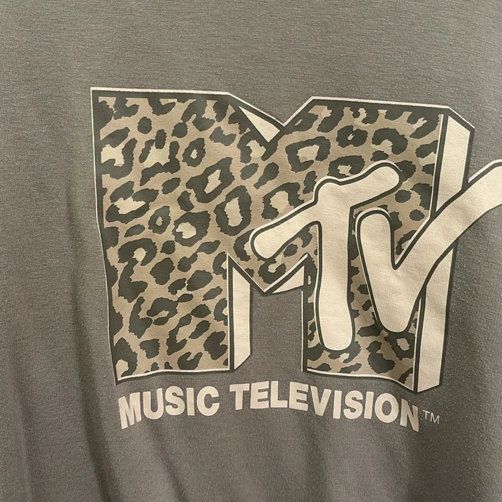 MTV Leopard Sweatshirt - Picture 2 of 5